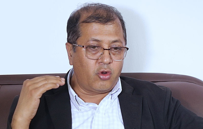 गगन थापालाई राजन भट्टराईको बधाइ