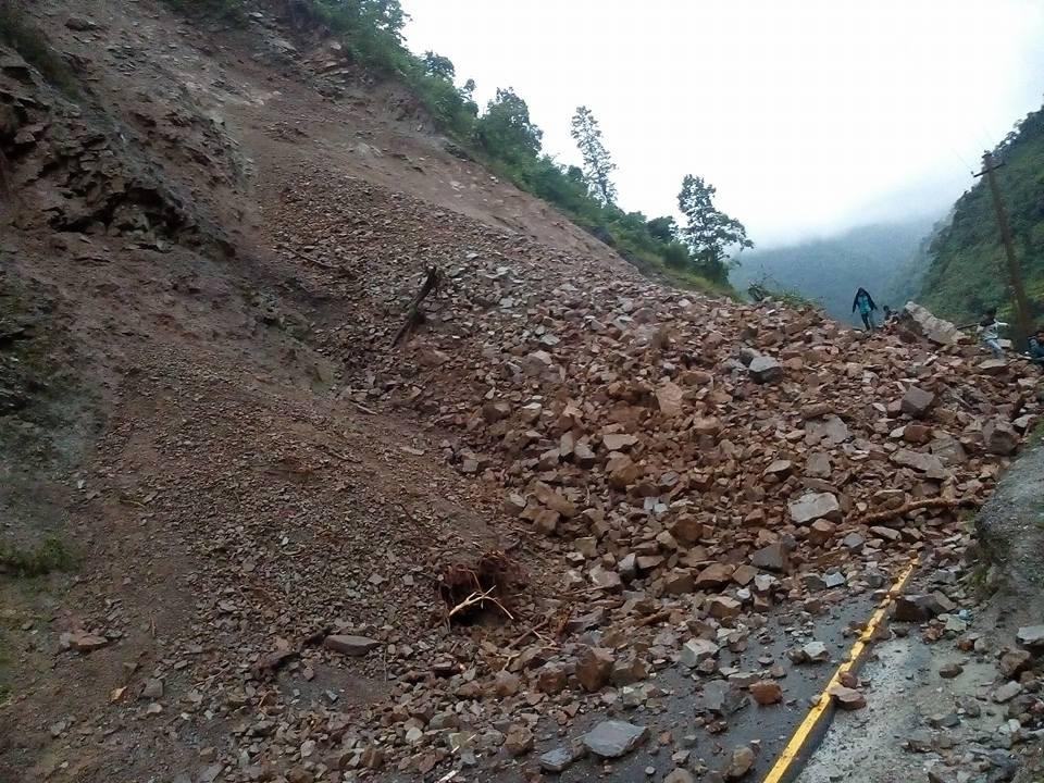 नारायणगढ-मुग्लिन सडकखण्ड एकतर्फी सञ्चालनमा