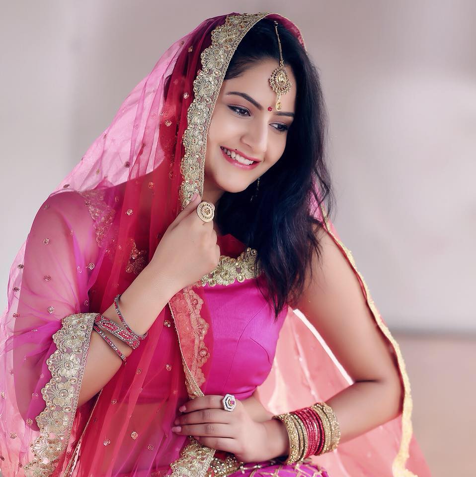 मनोज गजुरेलसँग बिहे गर्न लागेको समाचार आएपछि वर्षा सिवाकोटीले भनिन्– पत्रकारिता बदनाम भयो