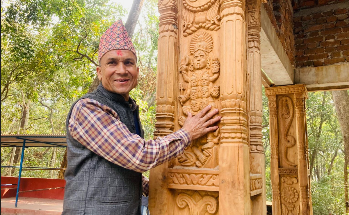काष्ठकलामा सात पुस्तादेखिको विरासत जोगाउँदै भीमबहादुर