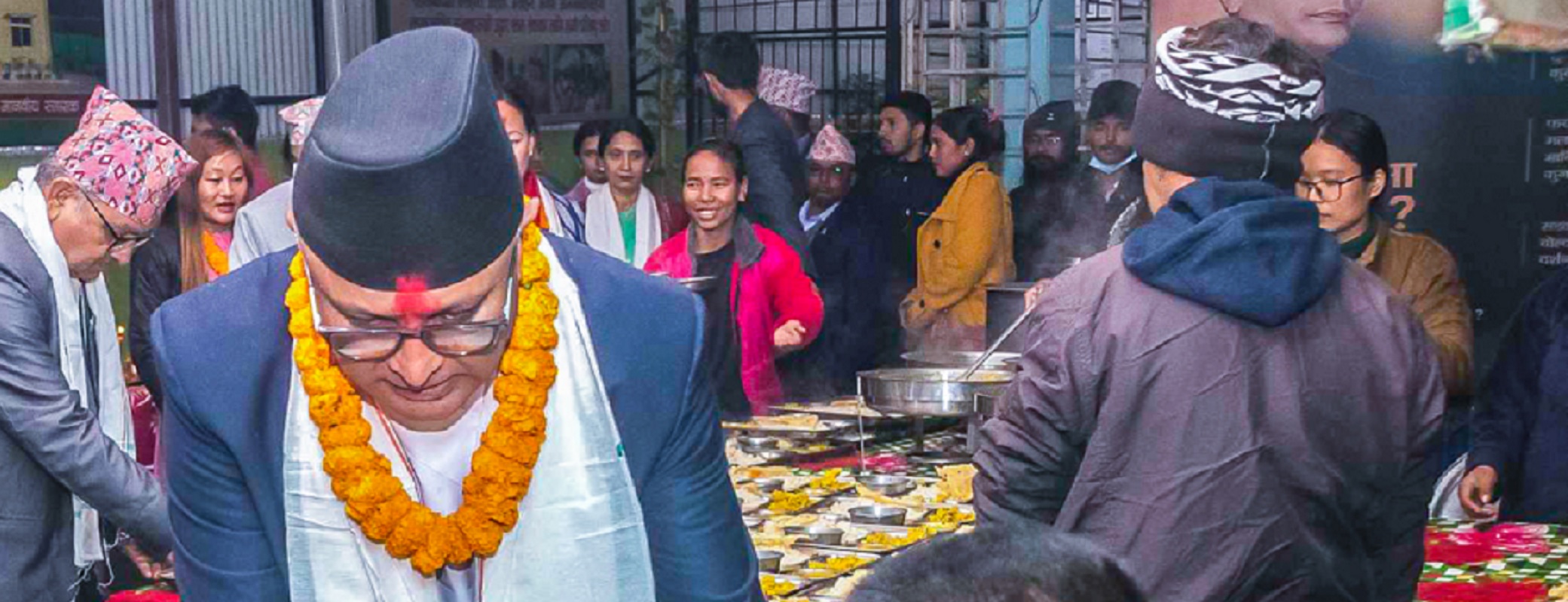 सडक आश्रित तथा सहयोगापेक्षीहरूलाई खाना खुवाएर मुख्यमन्त्री कार्कीले सुरु गरे कार्यकाल