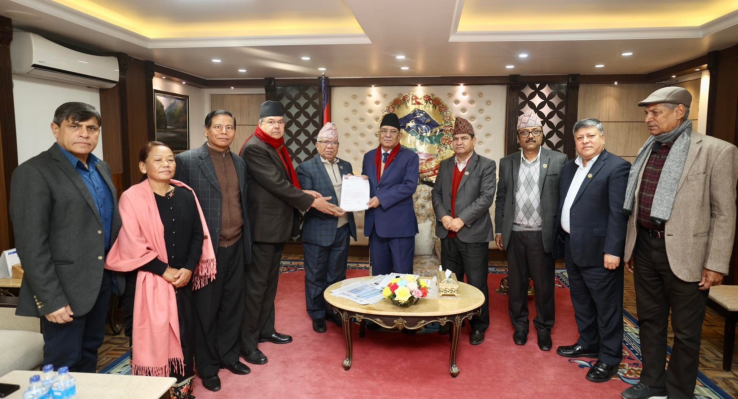 प्रधानमन्त्रीलाई माधव नेपालको ज्ञापनपत्र- जनतालाई बाँच्‍नै धौ-धौ भयो