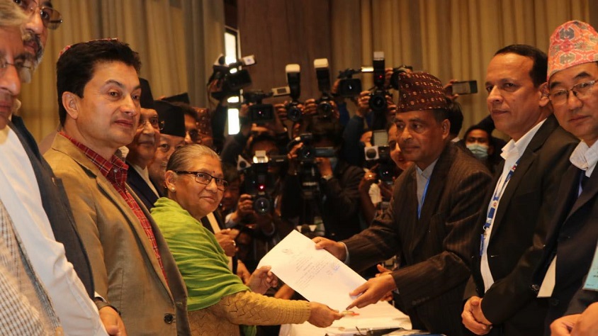 एमालेबाट उपराष्ट्रपतिमा अष्टलक्ष्मीले गरिन् उम्मेदवारी दर्ता