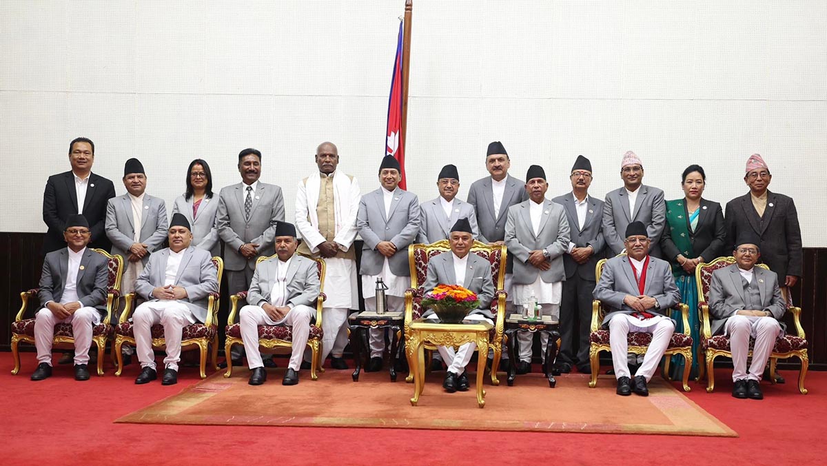 प्रधानमन्त्री प्रचण्डका सहयात्री : को कस्ता?