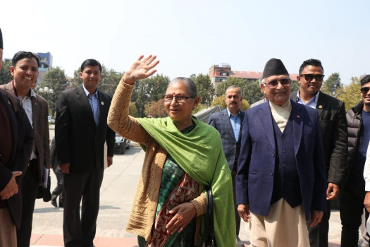 तस्बिरमा अष्टलक्ष्मीको उपराष्ट्रपतिमा उम्मेदवारी दर्ता रौनक