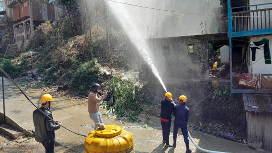 ताप्लेजुङको फुङ्लिङमा आगलागी नियन्त्रणको अभ्यास गरिंदै