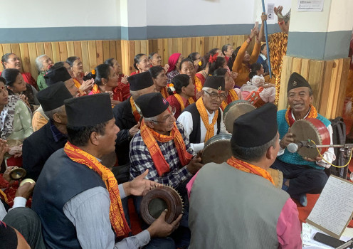 भजन-कीर्तनमा रमाउँदै ज्येष्ठ नागरिक