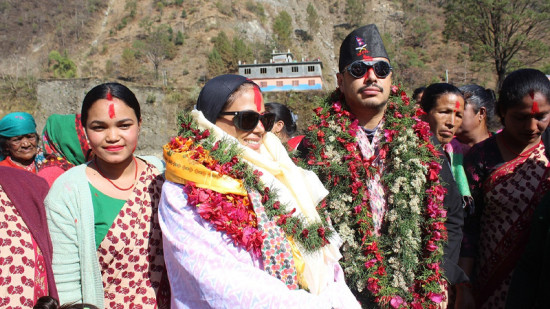 कतारकी राजकुमारी अन्नपूर्ण हिमाल चढ्न म्याग्दीमा