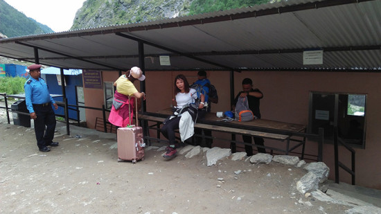 रसुवा नाका खुलेपछि आउन थाले चिनियाँ पर्यटक