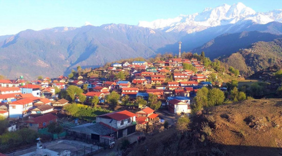 हिमालको काखमा रहेको पर्यटकीय घलेगाउँ