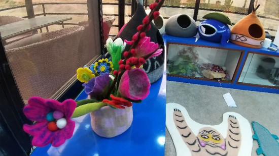 मौलिक हस्तकलालाई प्लास्टिकका सामानले विस्थापित गर्दै