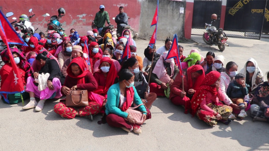 लघुवित्तको चंगुल : ऋण तिर्न ऋण, अनि फेरि ऋण