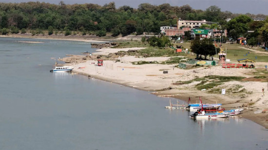 भरतपुर महानगरले एकतर्फी रूपमा तटबन्ध गरेको भन्दै नवलपुरमा विरोध