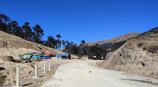 तीन जिल्लाको संगमस्थल पातीहाल्नेमा बढ्यो पर्यटकको चहलपहल