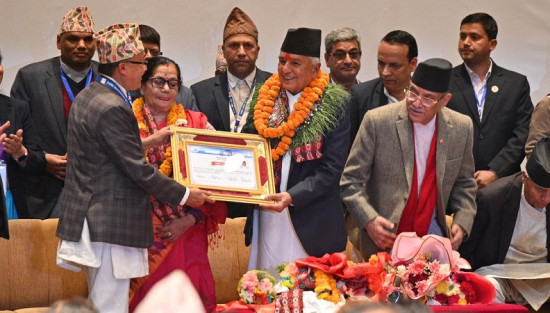 नवनिर्वाचित राष्ट्रपति पौडेललाई प्रमाणपत्र प्रदान