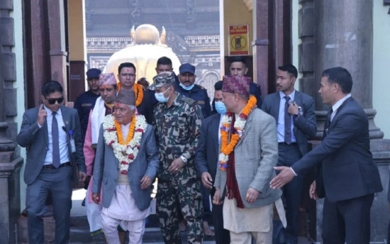 नवनिर्वाचित राष्ट्रपति पौडेलले गरे पशुपतिनाथमा पूजाअर्चना