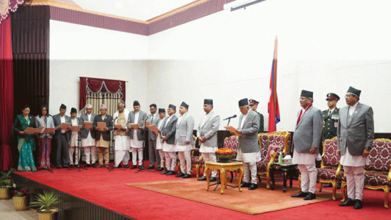 १० जना मन्त्रीले लिए सपथ