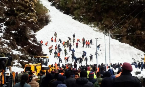 हिमपहिरोमा परेर सिक्किममा तीन नेपालीसहित सात जनाको मृत्यु 