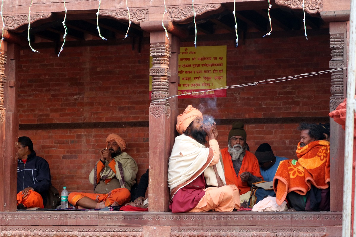 महाशिवरात्रिमा पशुपतिनाथ आएका साधुसन्तलाई दक्षिणासहितको बिदाबारी