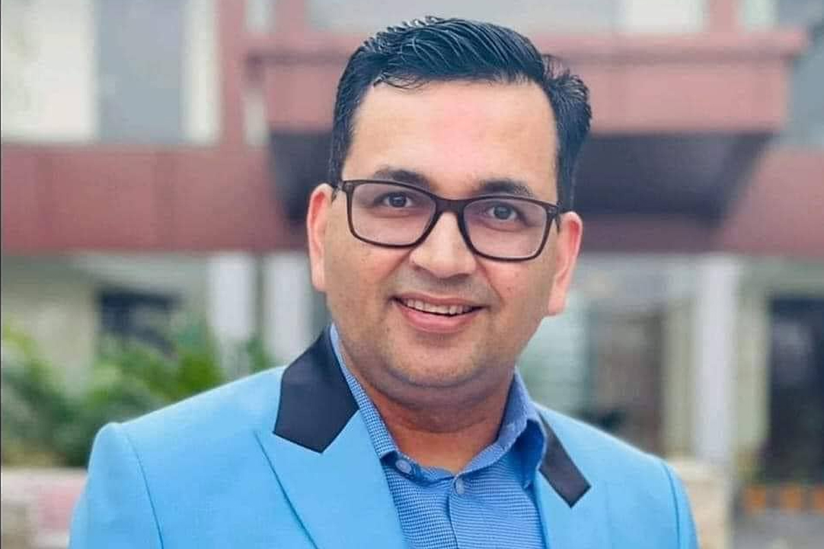प्रचण्डको क्षेत्रमा माओवादीले डा. अधिकारीलाई उम्मेदवार बनाउने