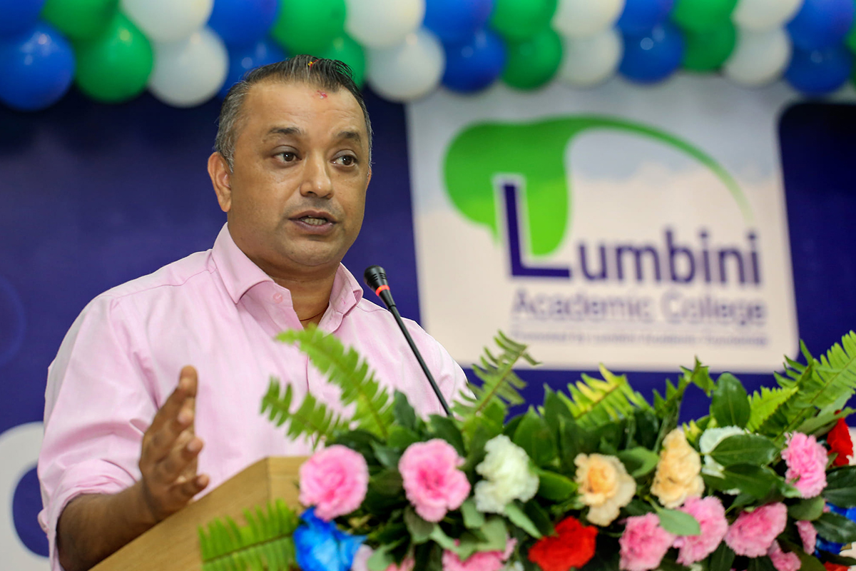 एमालेले प्रस्ताव गरेको राष्ट्रपति 'सम्माननीय कठपुतली' हुन्छ: गगन