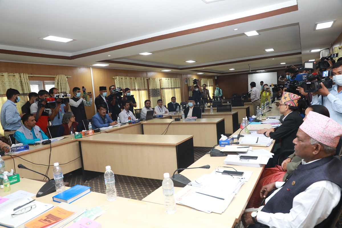 पूर्वप्रधानमन्त्रीदेखि न्यायाधीशसम्मलाई चोलेन्द्रले लगाए गम्भीर आरोप