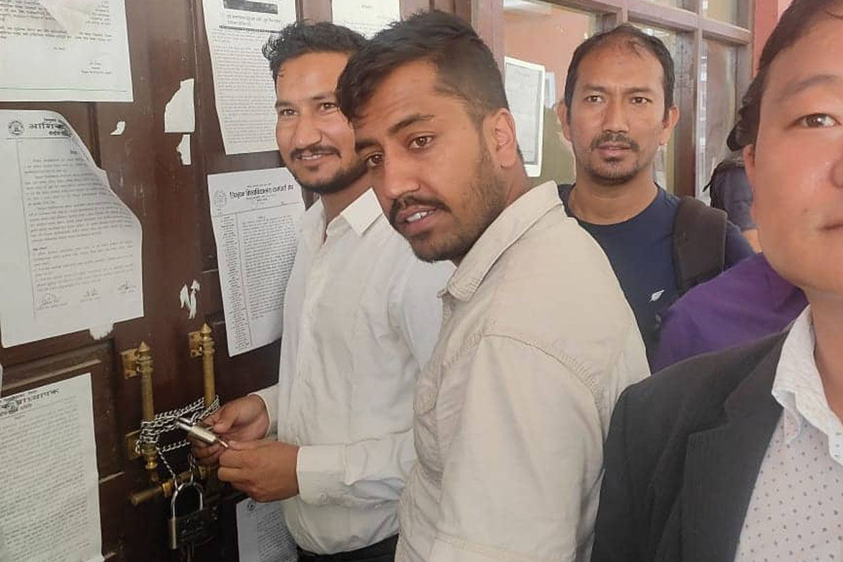 तालाबन्दी र तोडफोडले बिगारेको त्रिवि : माग एउटा, नियत अर्कै!
