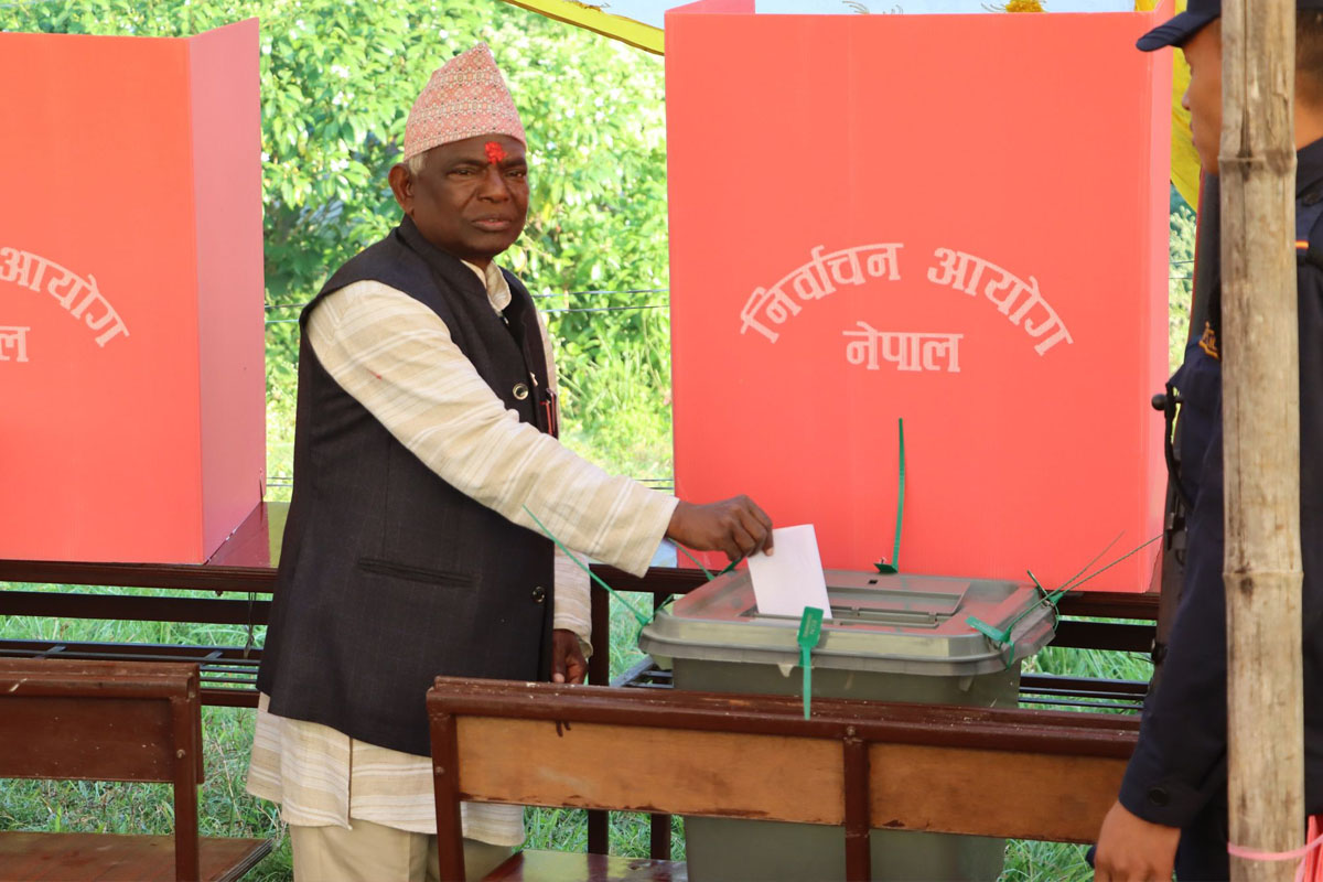मोरङका कुन उम्मेदवारले कहाँबाट मतदान गरे?