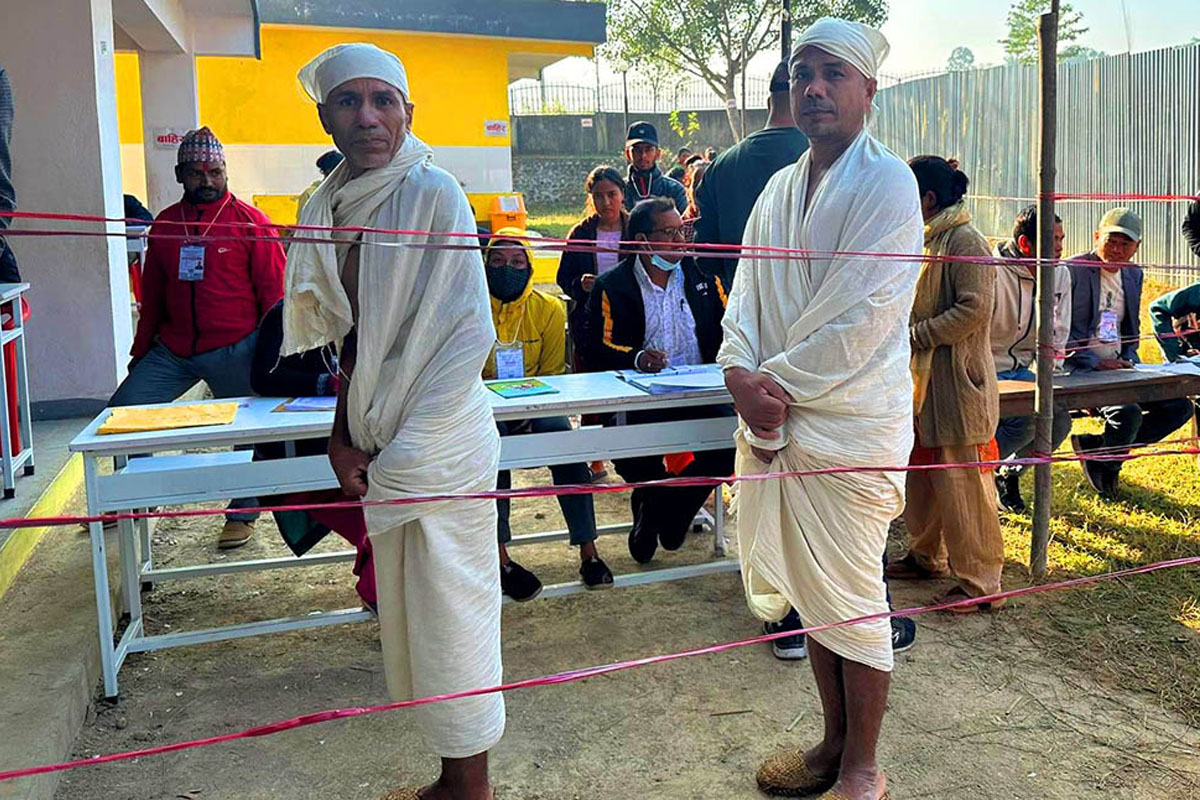 हेटौंडामा किरियापुत्री तीन दाजुभाइले गरे मतदान