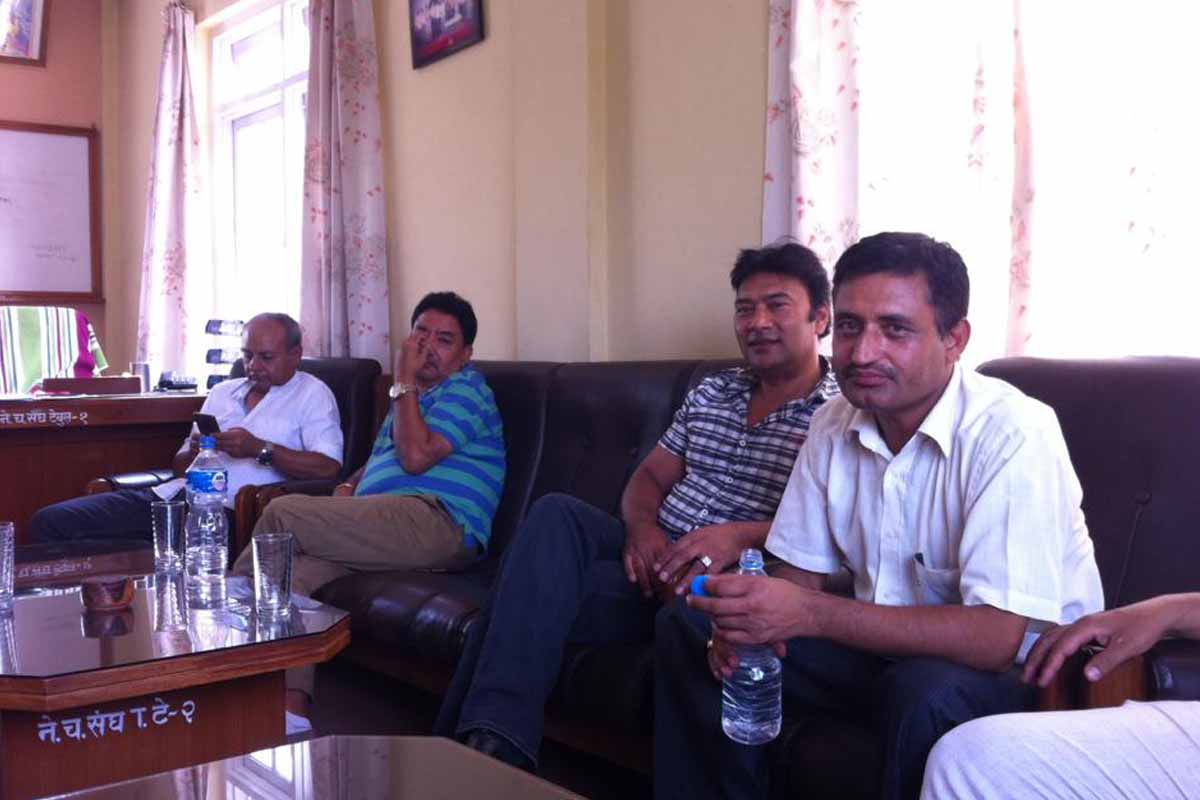 चलचित्र विकास बोर्डविरुद्ध आन्दोलन गर्दै हल सञ्चालक