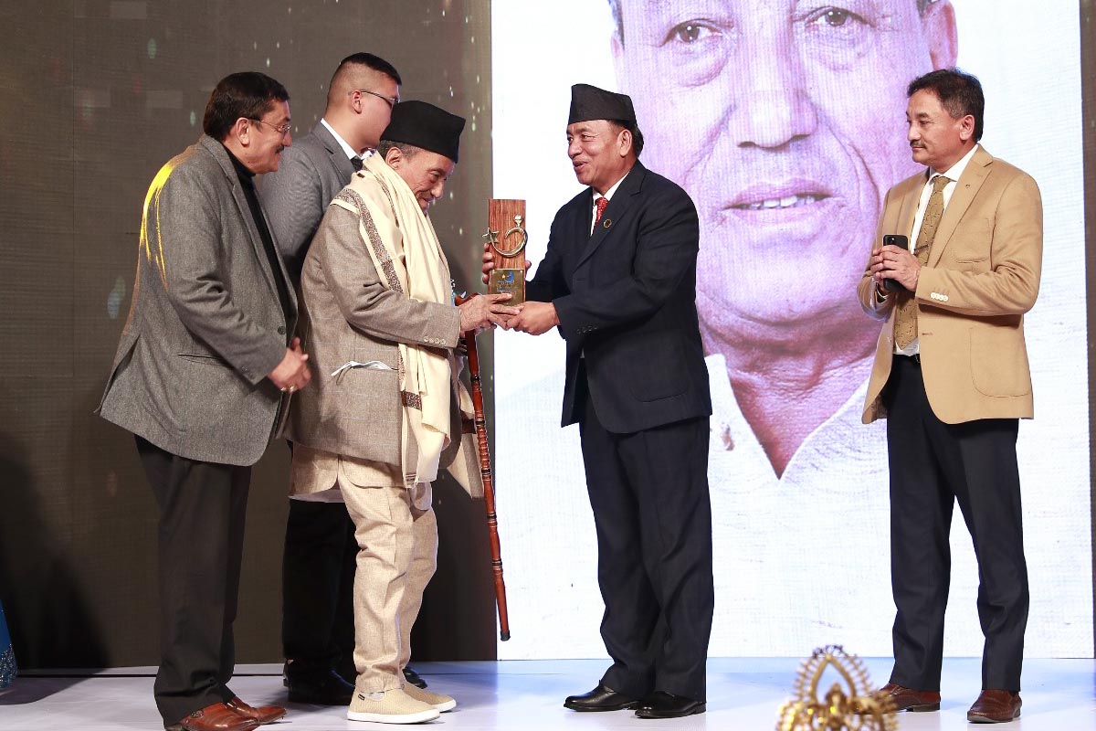 पञ्चकन्या ग्रुपका अध्यक्ष श्रेष्ठलाई लाइफटाइम अचिभमेन्ट अवार्ड