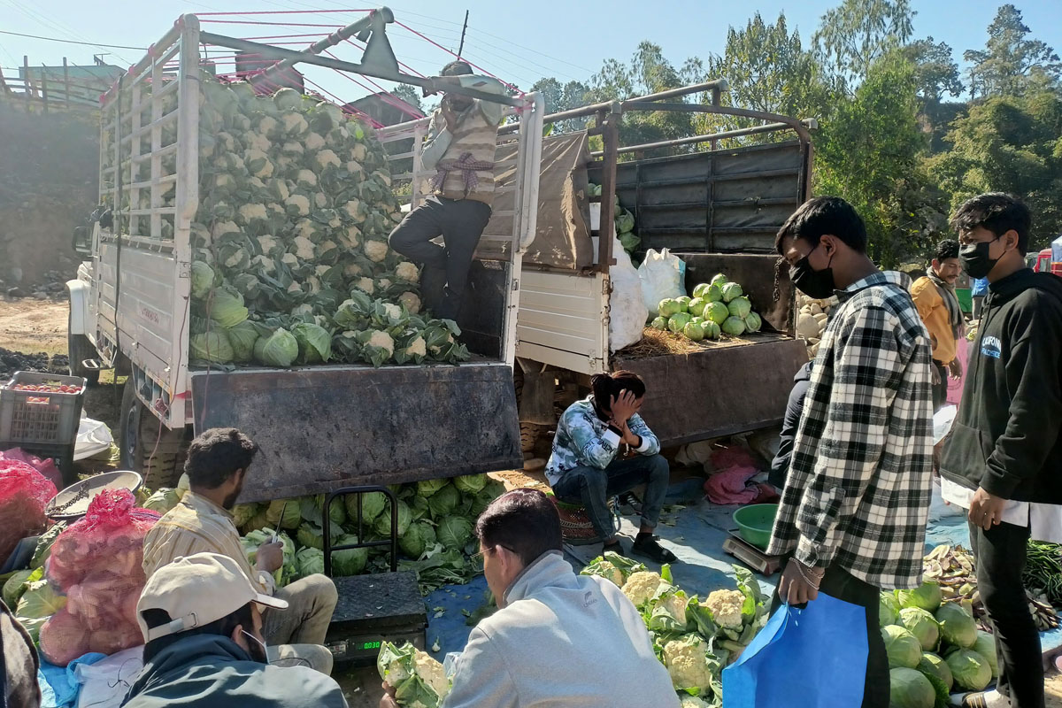 गाउँको तरकारी बजारमा