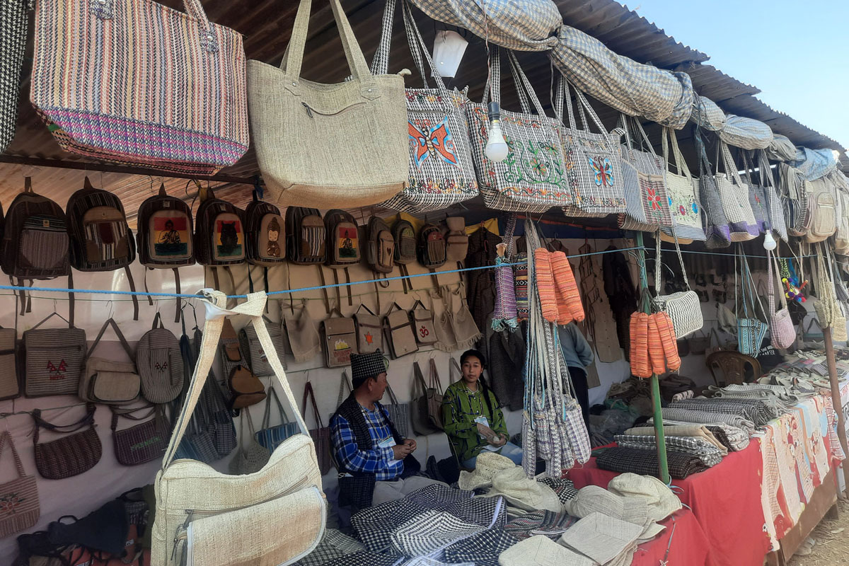 घोराही महोत्सवमा अल्लोका सामग्री
