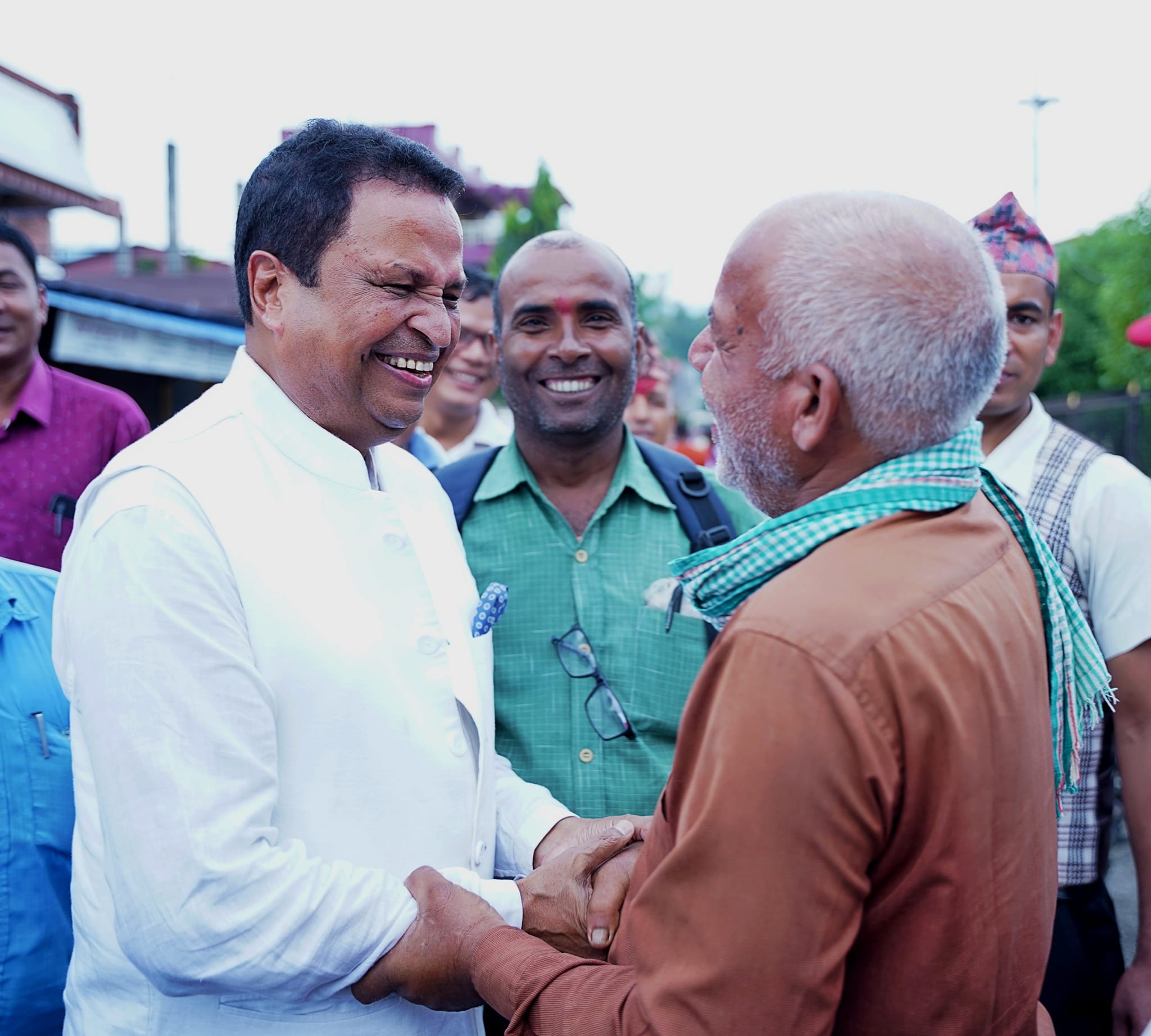 साढे १७ सय मत गन्दा विनोद चौधरीको अग्रता