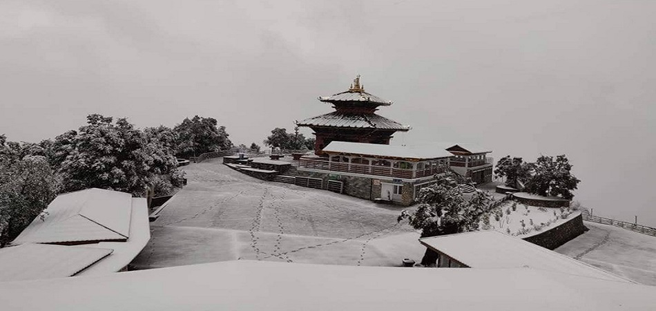 हिउँले भरिए चन्द्रागिरि डाँडा
