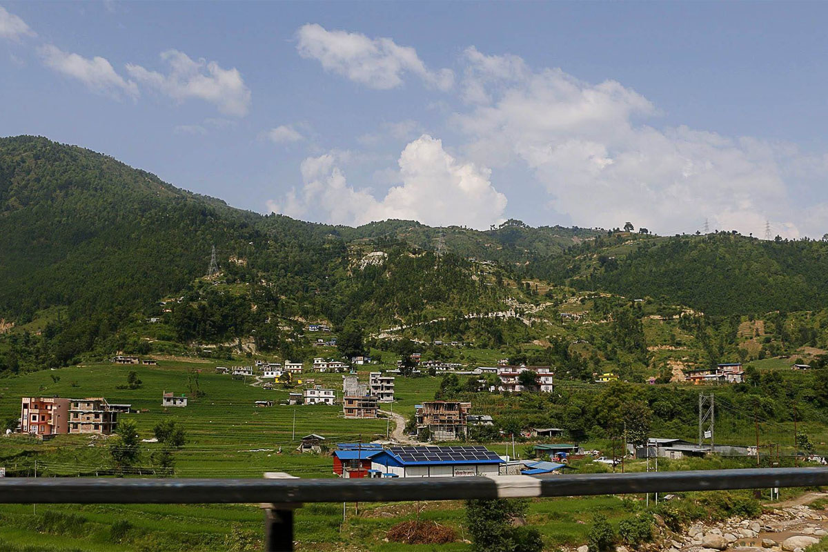 विकासले फेरिँदै पश्चिम चितवन