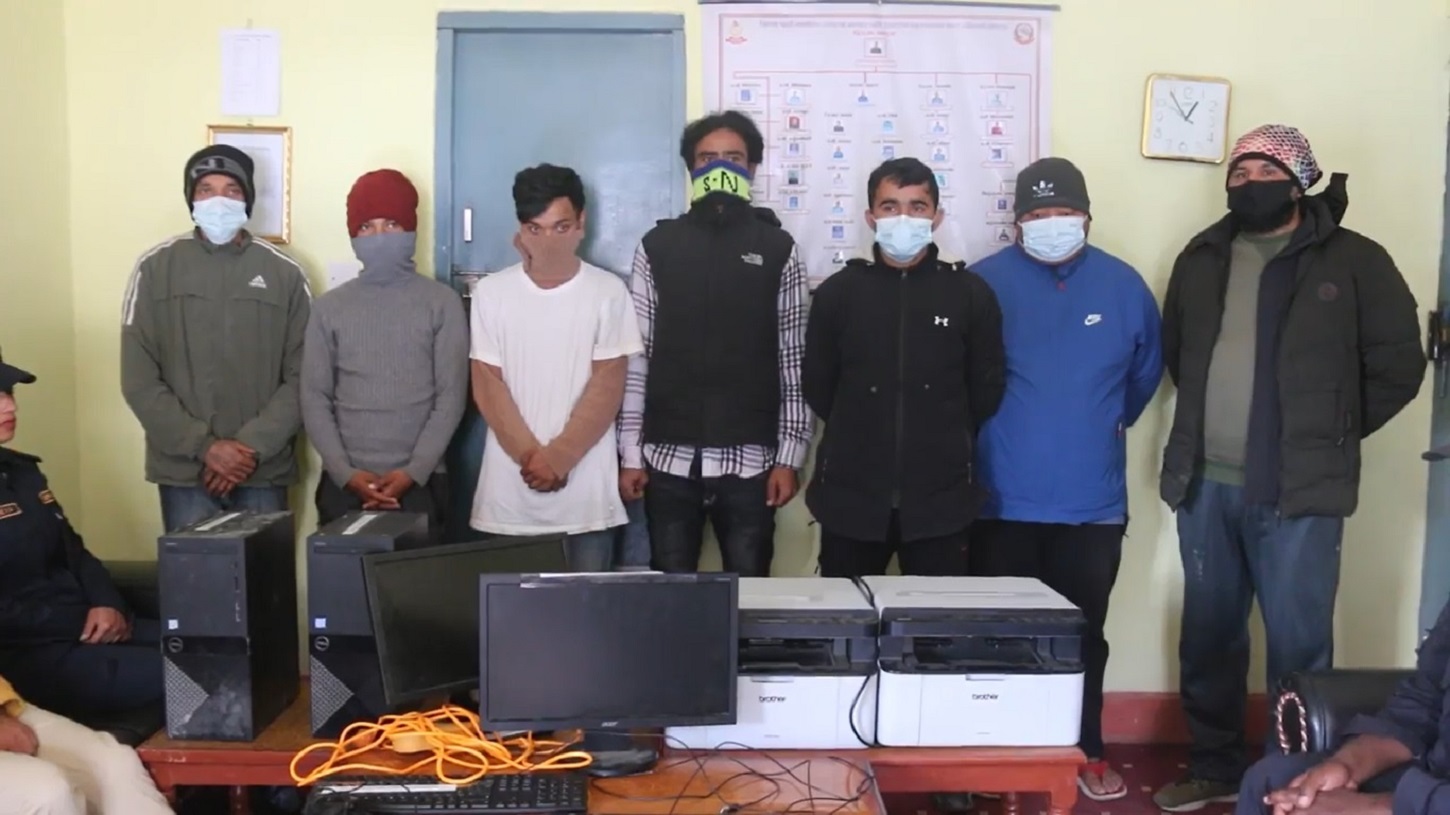 विद्यालयका कम्प्युटर चोरी गर्ने सात जना पक्राउ