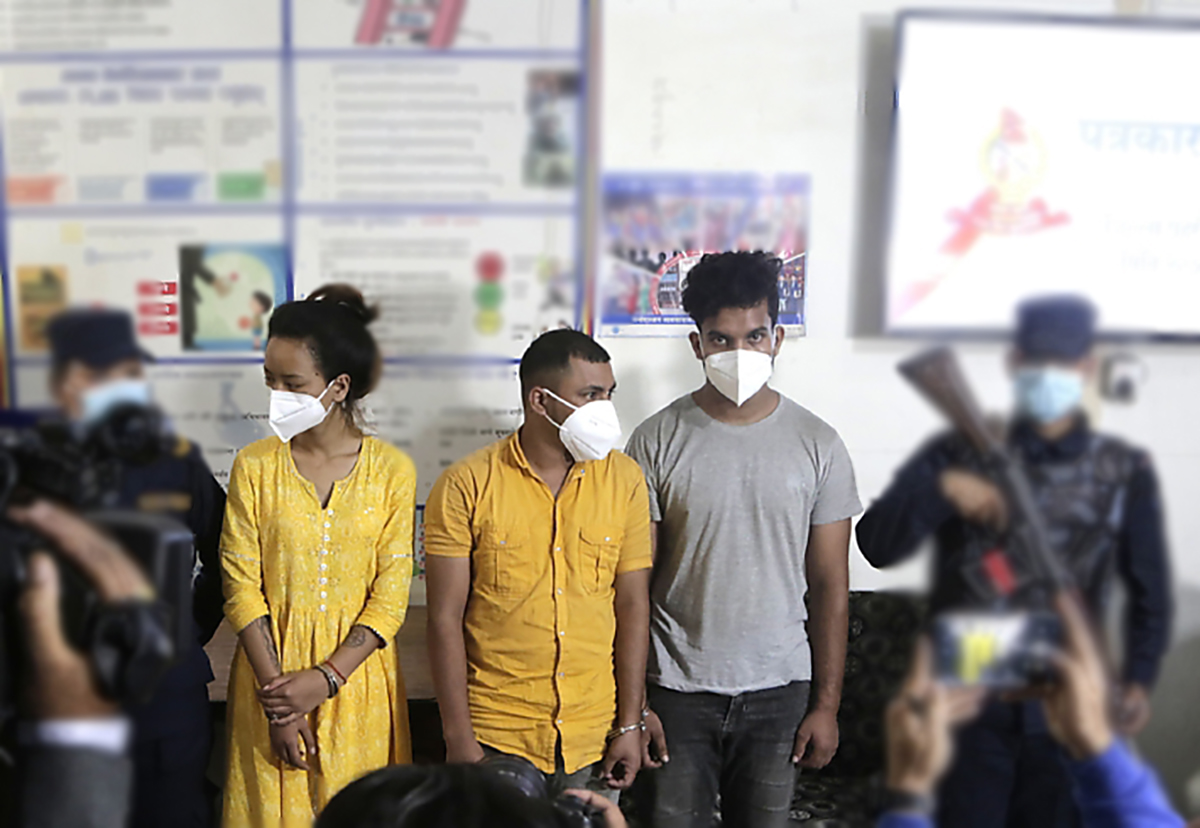 गोठाटारमा गार्मेन्ट व्यवसायीको हत्या आरोपित तीन जना सार्वजनिक [तीन तस्बिर]
