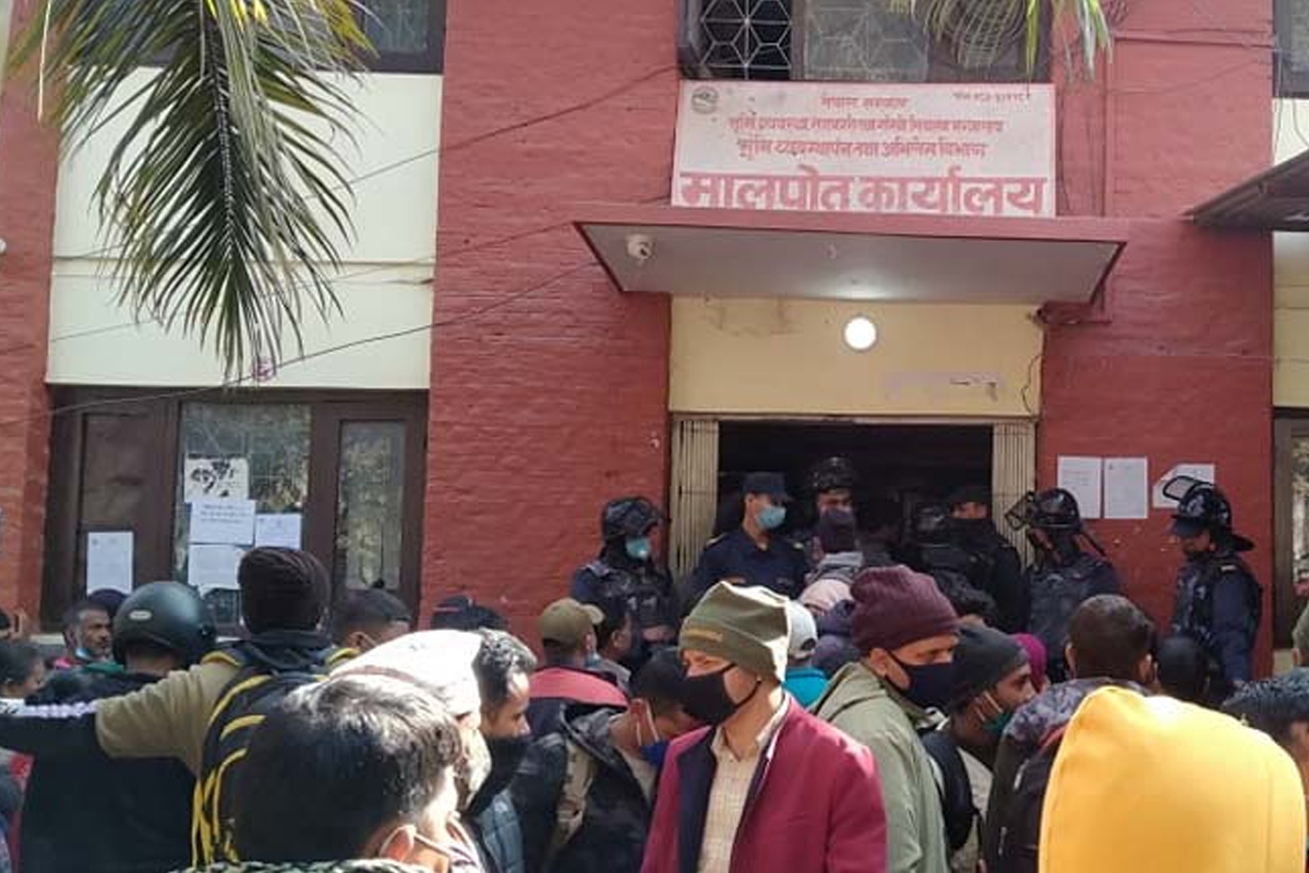 सुर्खेतको मालपोत कार्यालय आजदेखि खुल्ने