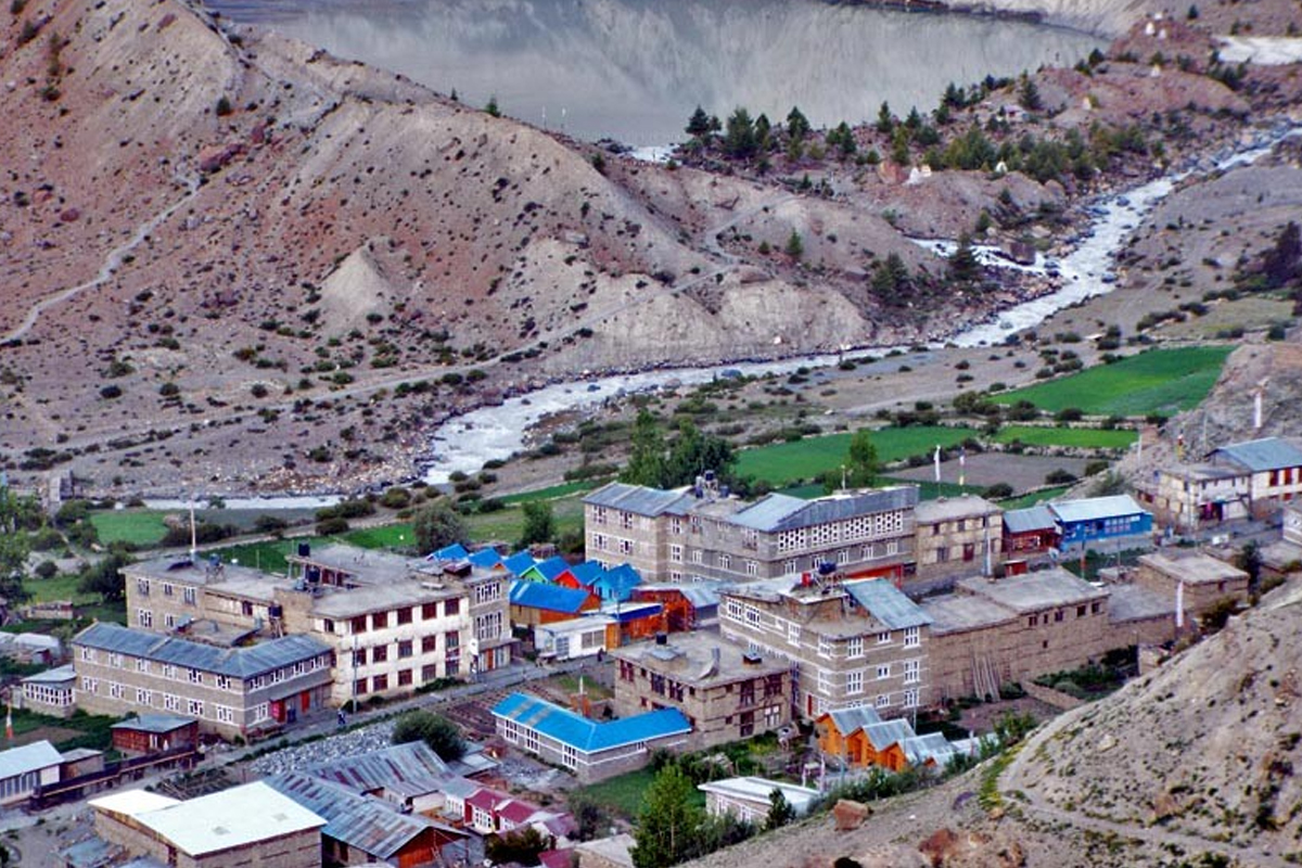 चुनाव सकेसँगै जाडो छल्न हिँडे मनाङवासी