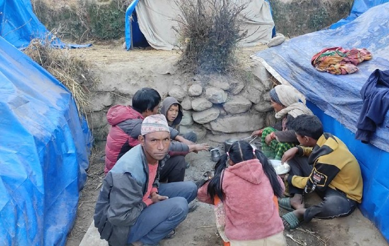 चिसोले मुगुमा पहिरोबाट बिस्थापितको बिचल्ली