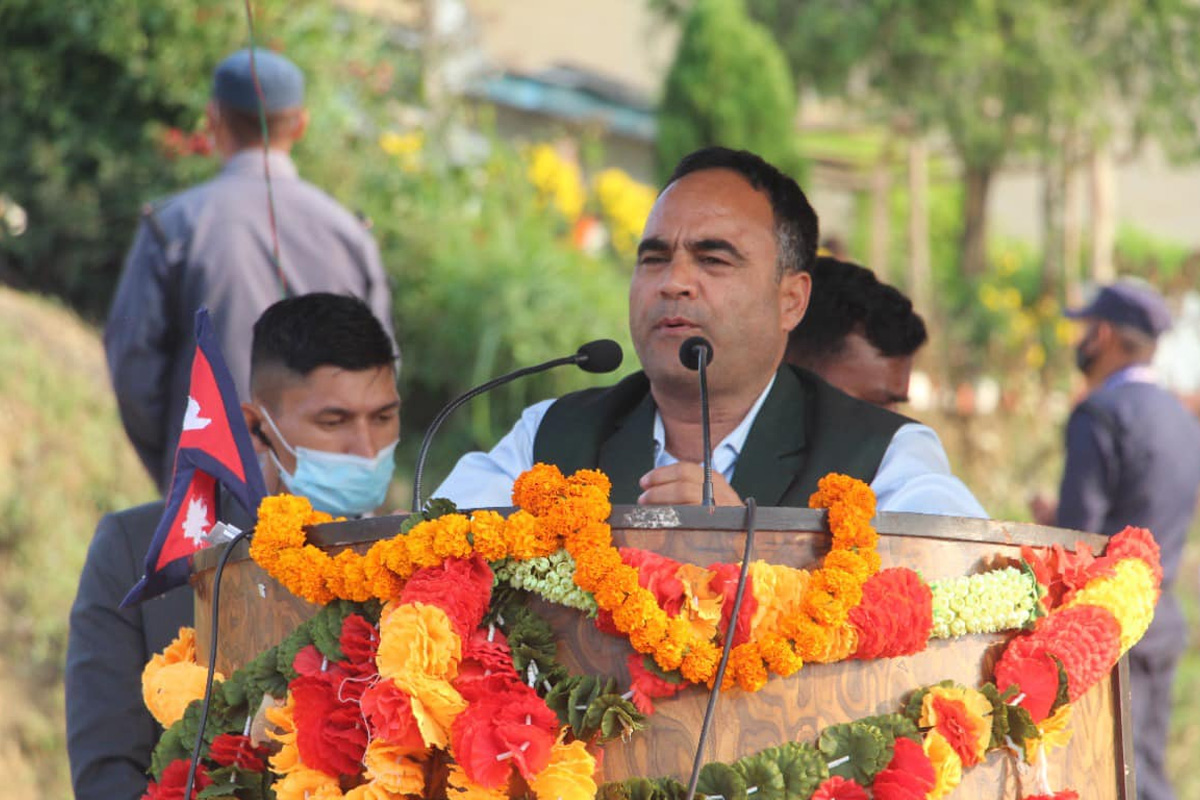 लोकतन्त्रविरुद्ध 'कृत्रिम ब्ल्याकहोल' निर्माण गर्ने सपना कसैले नदेखे हुन्छ : नैनसिंह महर