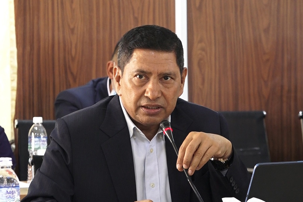 लक्ष्य पूरा गर्न निर्माण व्यवसायीलाई उपप्रधानमन्त्री श्रेष्ठको निर्देशन