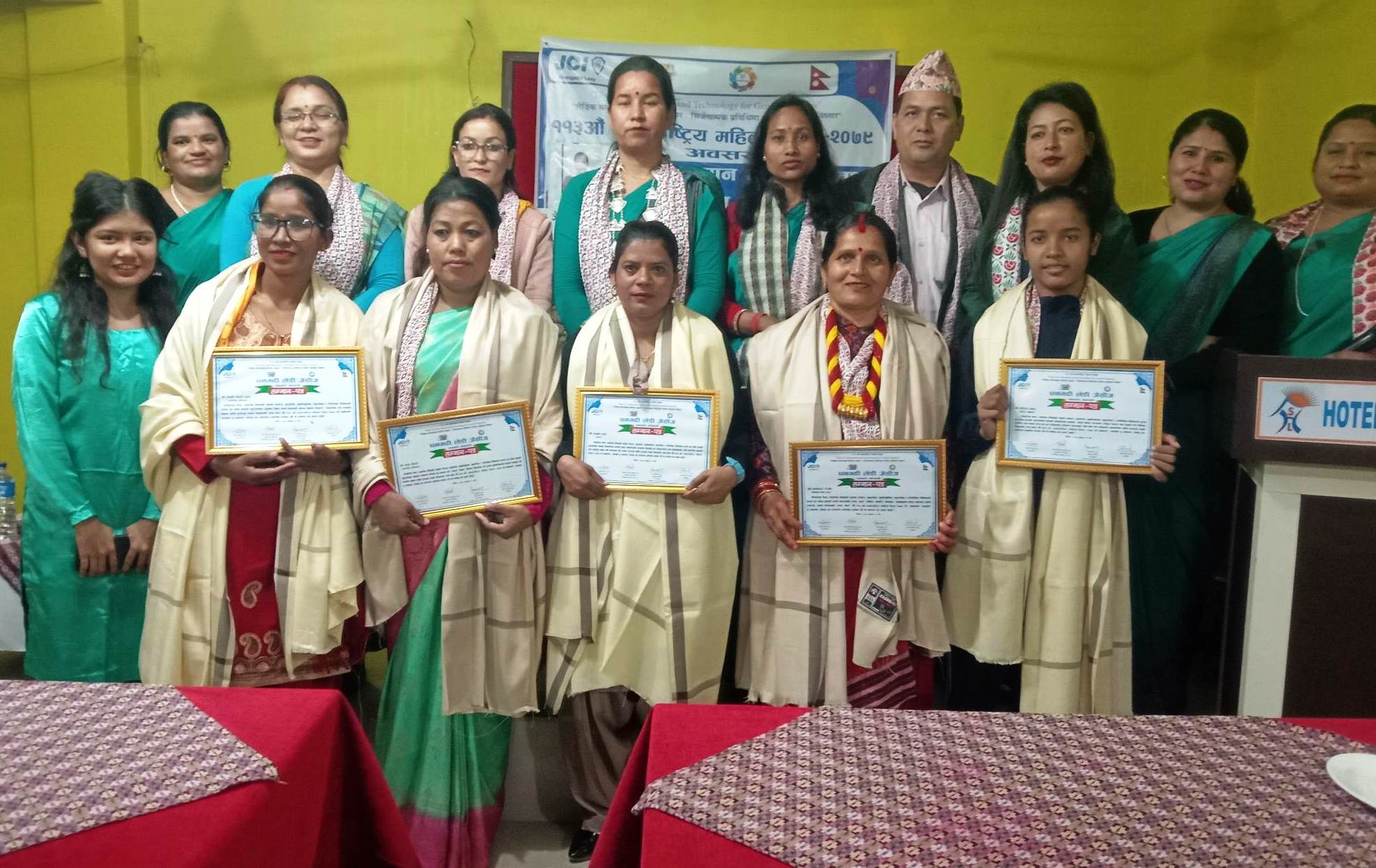 पत्रकार न्युरेसहित ६ नारी सम्मानित