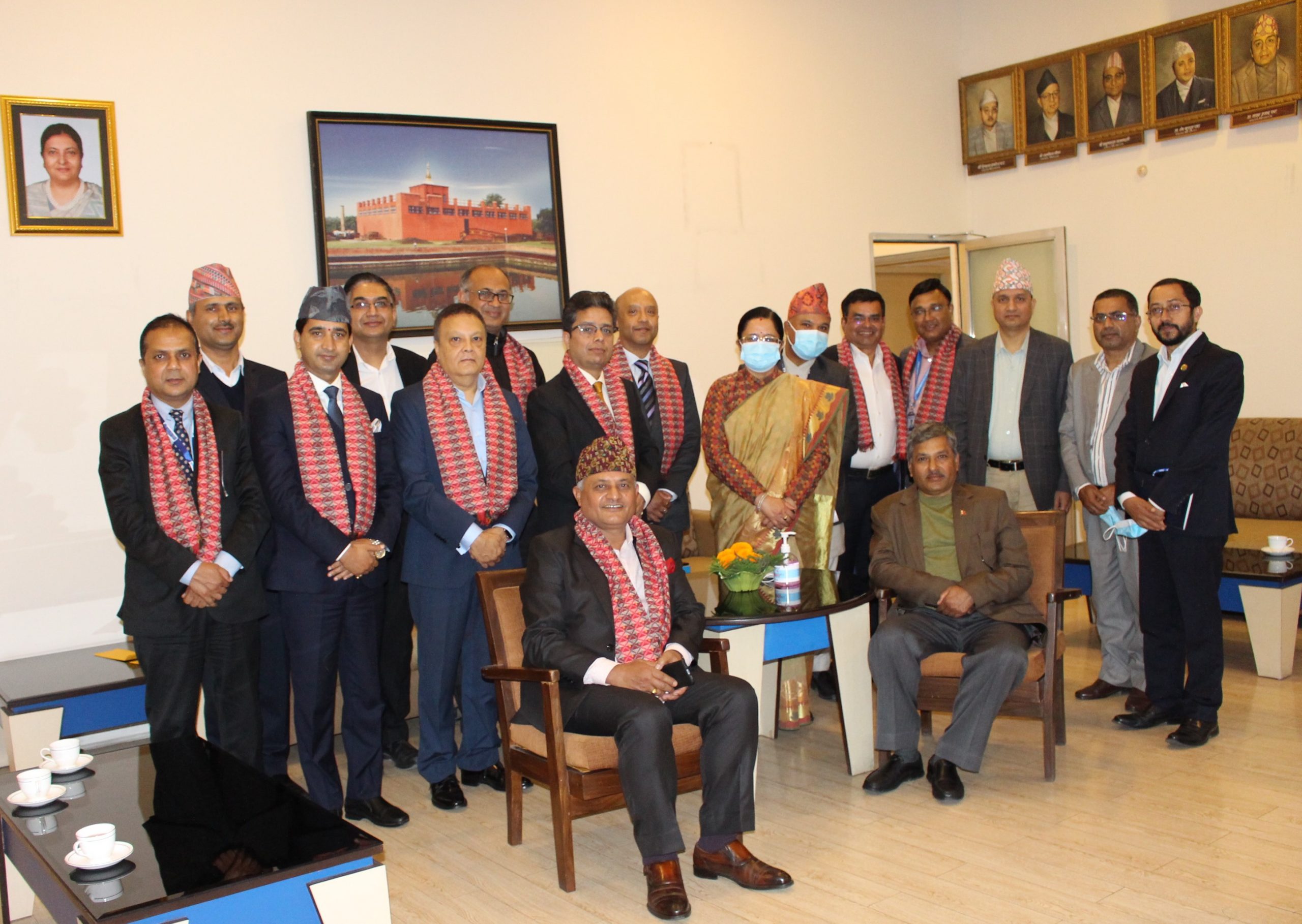 कसिलो मौद्रिक नीतिले दबाबमा बैंक, तनावमा बैंकर