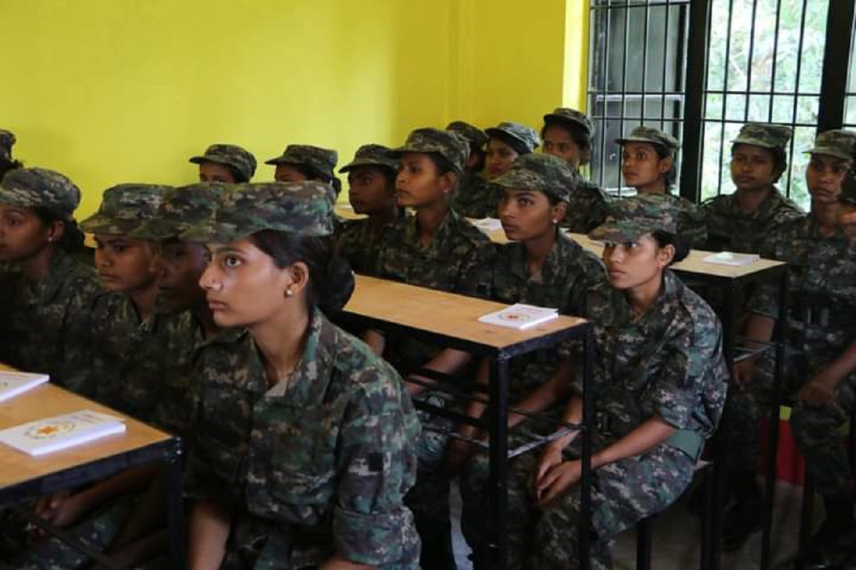 एक तस्बिर, जसले मधेसका छोरीलाई उज्यालो संसार नियाल्न सघाएको छ