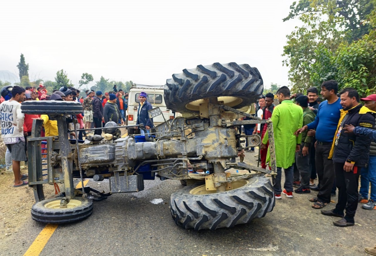 महोत्तरीमा ट्याक्टर दुर्घटना हुँदा एक जनाको मृत्यु, २४ घाइते