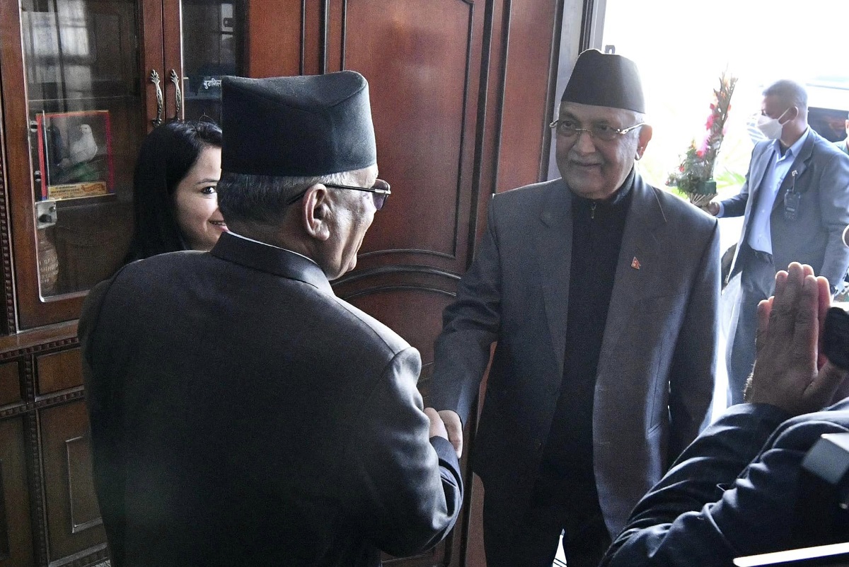 गगन थापापछि प्रचण्डलाई भेट्न पुगे ओली