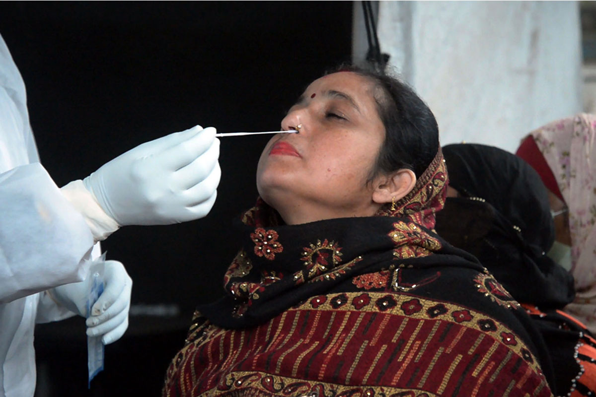 तेस्रो लहर माघ दोस्रो साता पिकमा पुग्ने आकलन, स्वास्थ्य मन्त्रालय भन्छ– संक्रमित घरघरमा छन् तर परीक्षण गर्न जाँदैनन्