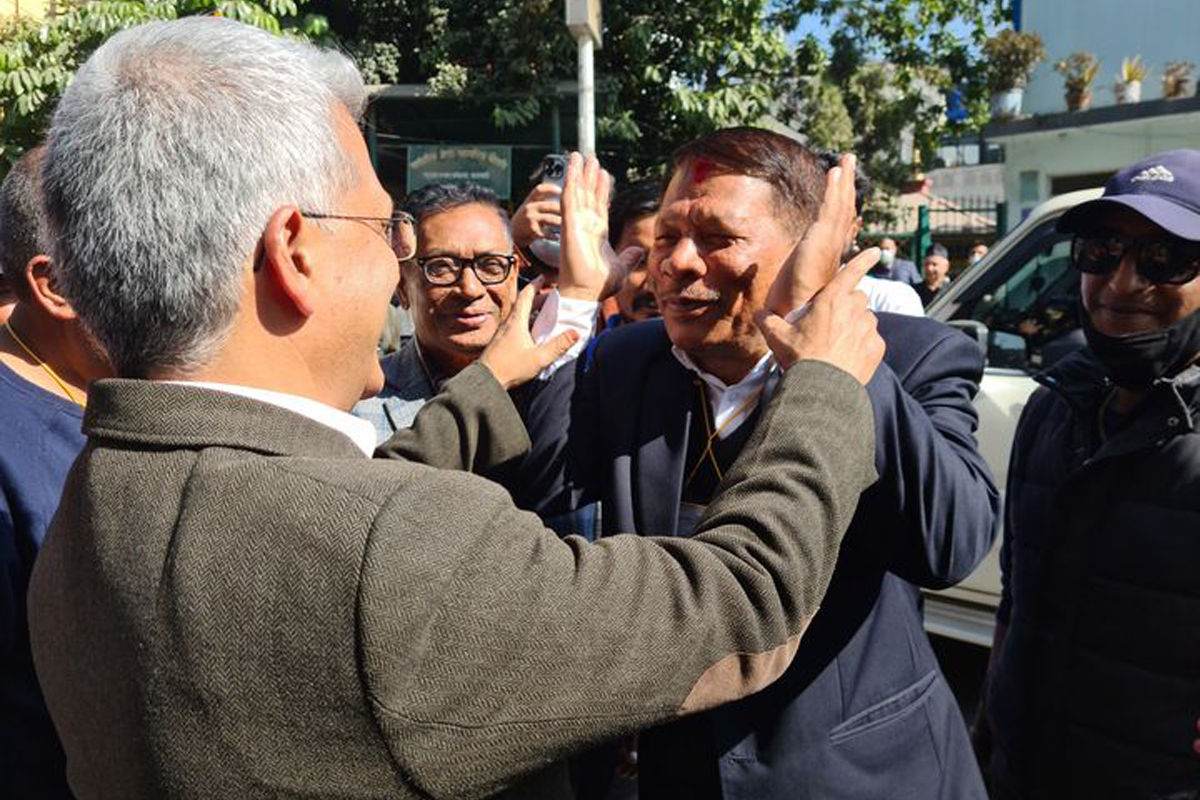 काठमाडौं-१ मा प्रकाशमान निर्वाचित, १२९ मतले दोस्रो भए रविन्द्र